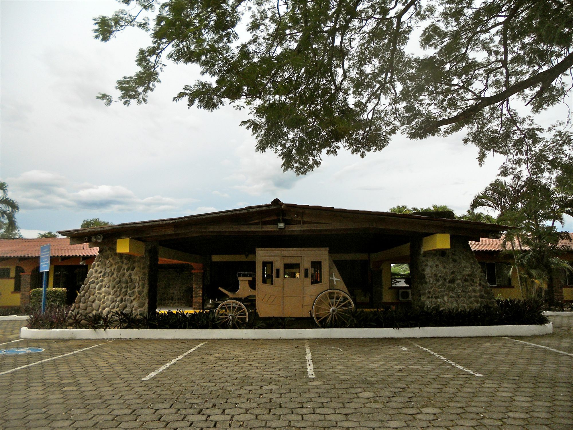 Hotel Las Espuelas, Bar & Restaurant Liberia Kültér fotó